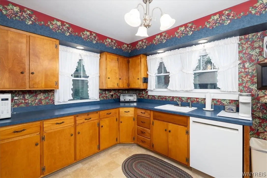 340 Girard Avenue, Aurora, New York 14052, Aurora, New York 14052, 3 Bedroom Bedrooms, 7 Room Rooms,1 BathroomBathrooms,Residential,For Sale,340 Girard Avenue, Aurora, New York 14052,0,B1722521