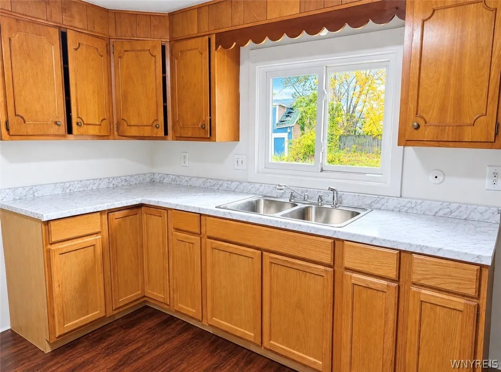 16 Alma Avenue 1, Buffalo, New York 14215, Buffalo, New York 14215, 3 Bedroom Bedrooms, 4 Room Rooms,1 BathroomBathrooms,Residential,For Sale,16 Alma Avenue 1, Buffalo, New York 14215,0,B1722528