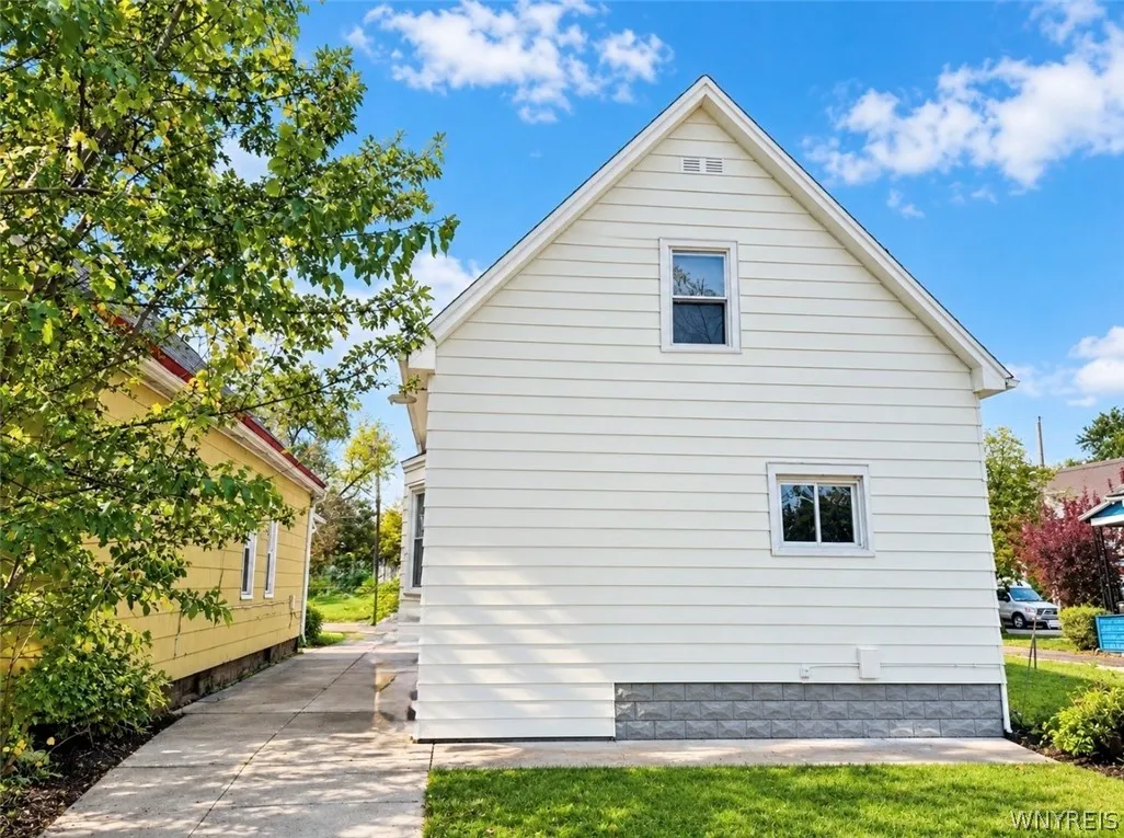 16 Alma Avenue 1, Buffalo, New York 14215, Buffalo, New York 14215, 3 Bedroom Bedrooms, 4 Room Rooms,1 BathroomBathrooms,Residential,For Sale,16 Alma Avenue 1, Buffalo, New York 14215,0,B1722528