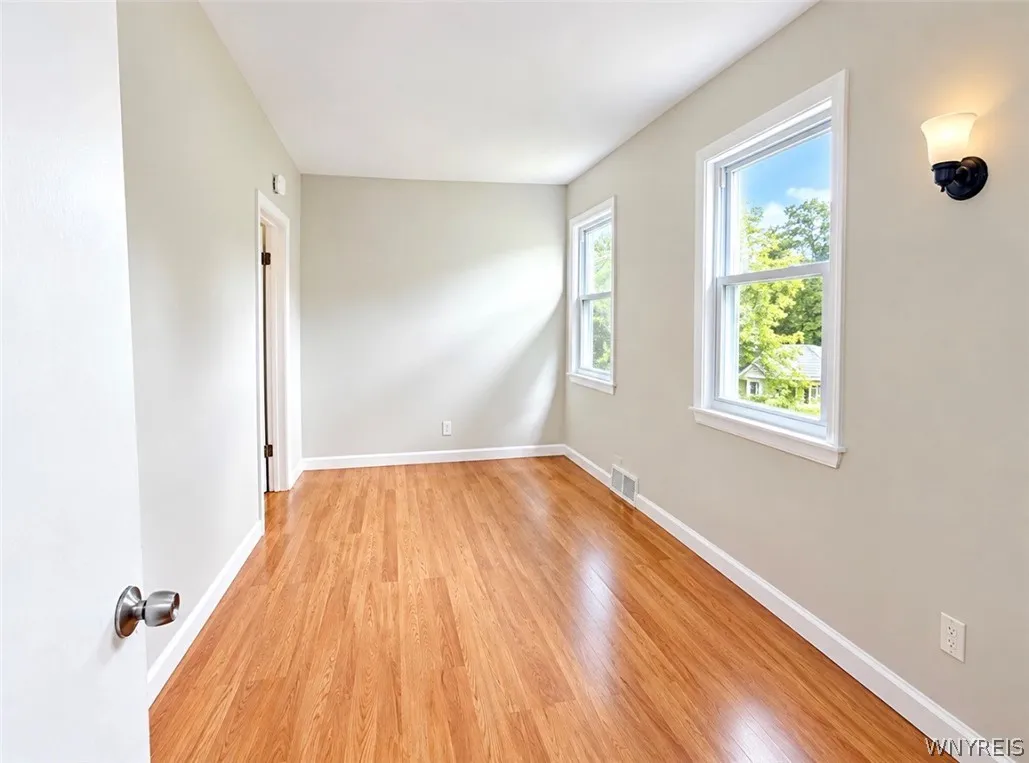 16 Alma Avenue 1, Buffalo, New York 14215, Buffalo, New York 14215, 3 Bedroom Bedrooms, 4 Room Rooms,1 BathroomBathrooms,Residential,For Sale,16 Alma Avenue 1, Buffalo, New York 14215,0,B1722528
