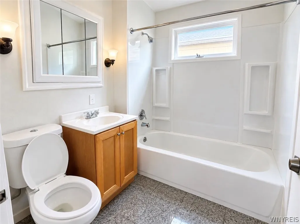 16 Alma Avenue 1, Buffalo, New York 14215, Buffalo, New York 14215, 3 Bedroom Bedrooms, 4 Room Rooms,1 BathroomBathrooms,Residential,For Sale,16 Alma Avenue 1, Buffalo, New York 14215,0,B1722528