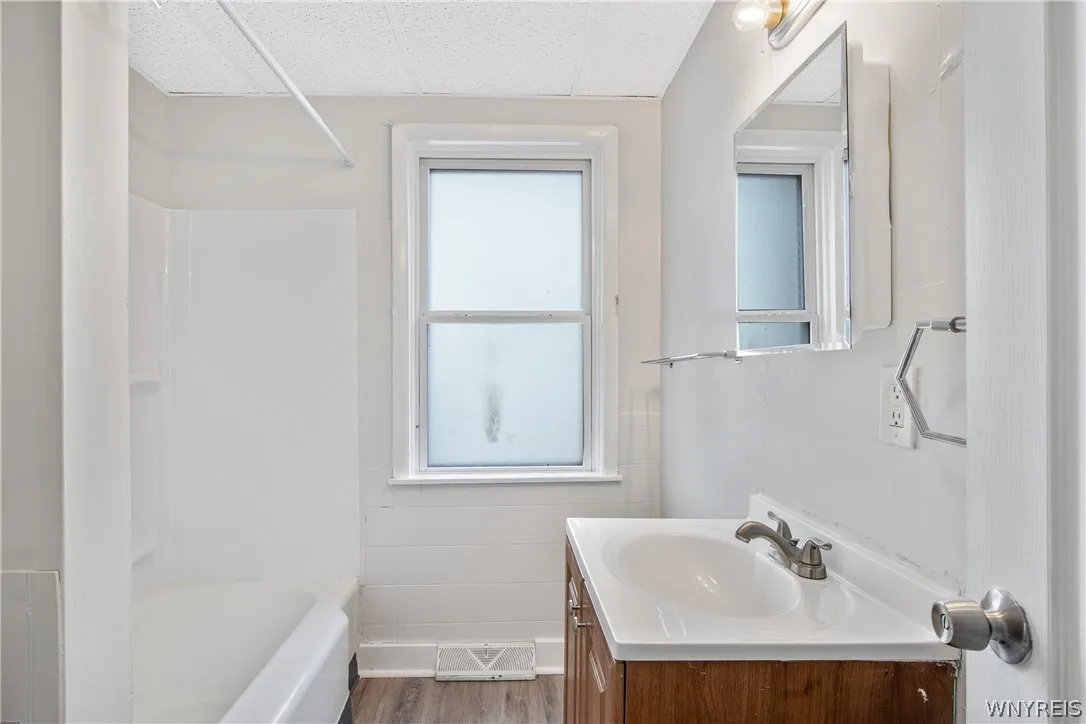 160 Courtland Avenue, Buffalo, New York 14215, Buffalo, New York 14215, 4 Bedroom Bedrooms, ,2 BathroomBathrooms,Residential,For Sale,160 Courtland Avenue, Buffalo, New York 14215,0,B1721083