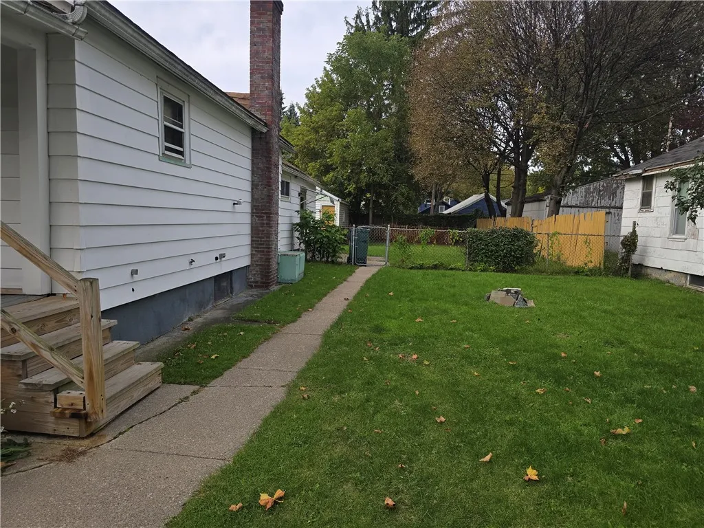 18 Costar Street, Rochester, New York 14608, Rochester, New York 14608, 2 Bedroom Bedrooms, 5 Room Rooms,1 BathroomBathrooms,Residential,For Sale,18 Costar Street, Rochester, New York 14608,0,R1722314