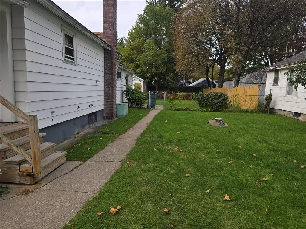 18 Costar Street, Rochester, New York 14608, Rochester, New York 14608, 2 Bedroom Bedrooms, 5 Room Rooms,1 BathroomBathrooms,Residential,For Sale,18 Costar Street, Rochester, New York 14608,0,R1722314