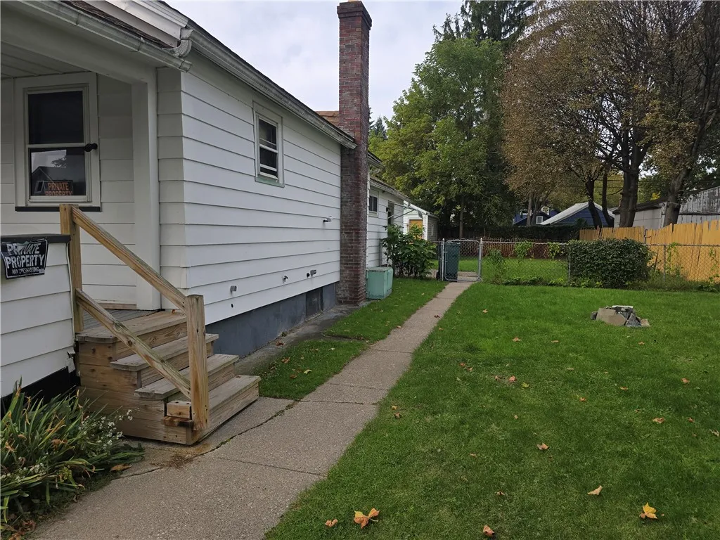 18 Costar Street, Rochester, New York 14608, Rochester, New York 14608, 2 Bedroom Bedrooms, 5 Room Rooms,1 BathroomBathrooms,Residential,For Sale,18 Costar Street, Rochester, New York 14608,0,R1722314