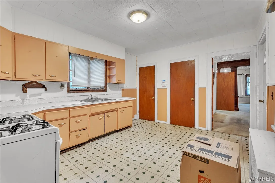 487 Northampton Street, Buffalo, New York 14208, Buffalo, New York 14208, 3 Bedroom Bedrooms, 7 Room Rooms,1 BathroomBathrooms,Residential,For Sale,487 Northampton Street, Buffalo, New York 14208,0,B1722267