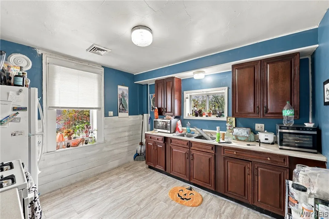 11649 Genesee Street, Alden, New York 14004, Alden, New York 14004, 5 Bedroom Bedrooms, ,Multi Family,For Sale,11649 Genesee Street, Alden, New York 14004,0,B1722815