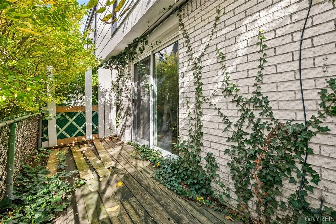216 Summer Street 6, Buffalo, New York 14222, Buffalo, New York 14222, 2 Bedroom Bedrooms, 5 Room Rooms,1 BathroomBathrooms,Residential,For Sale,216 Summer Street 6, Buffalo, New York 14222,0,B1722808