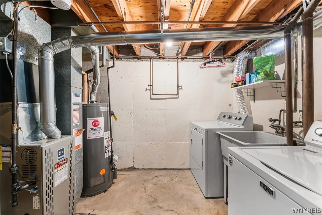216 Summer Street 6, Buffalo, New York 14222, Buffalo, New York 14222, 2 Bedroom Bedrooms, 5 Room Rooms,1 BathroomBathrooms,Residential,For Sale,216 Summer Street 6, Buffalo, New York 14222,0,B1722808