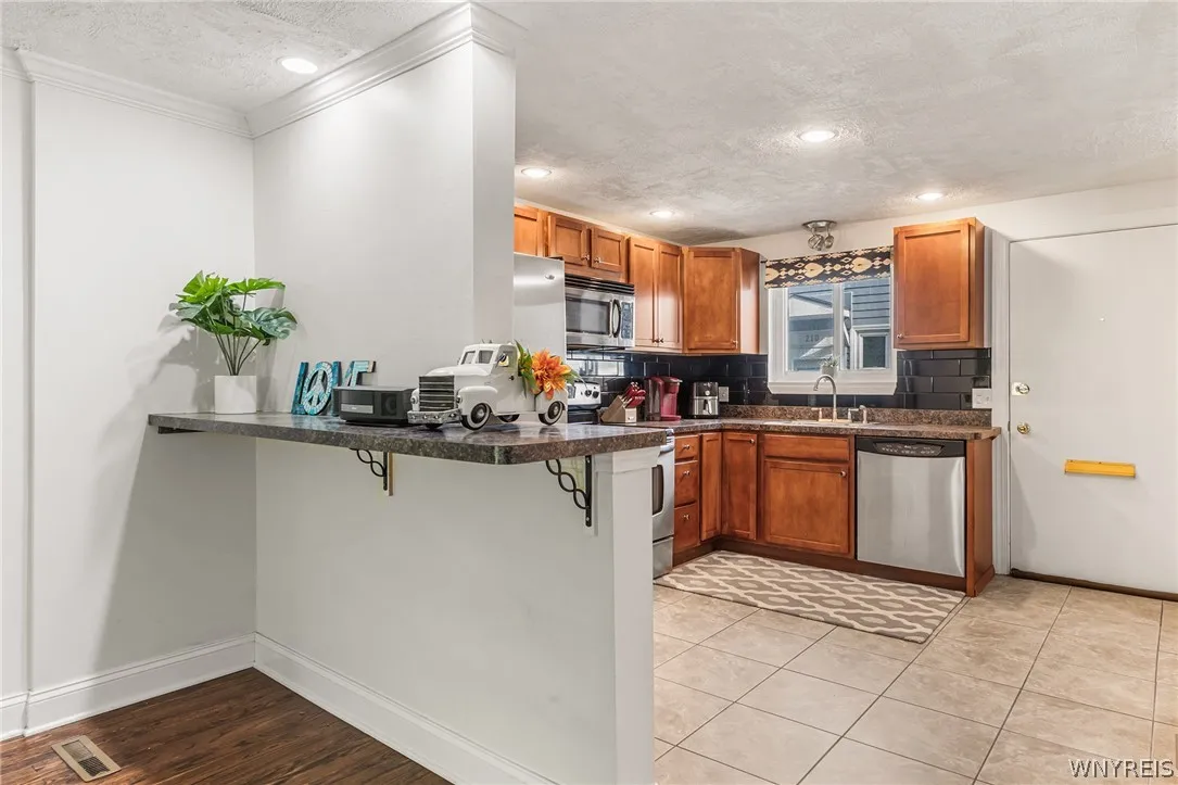 216 Summer Street 6, Buffalo, New York 14222, Buffalo, New York 14222, 2 Bedroom Bedrooms, 5 Room Rooms,1 BathroomBathrooms,Residential,For Sale,216 Summer Street 6, Buffalo, New York 14222,0,B1722808