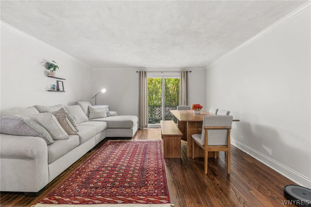 216 Summer Street 6, Buffalo, New York 14222, Buffalo, New York 14222, 2 Bedroom Bedrooms, 5 Room Rooms,1 BathroomBathrooms,Residential,For Sale,216 Summer Street 6, Buffalo, New York 14222,0,B1722808