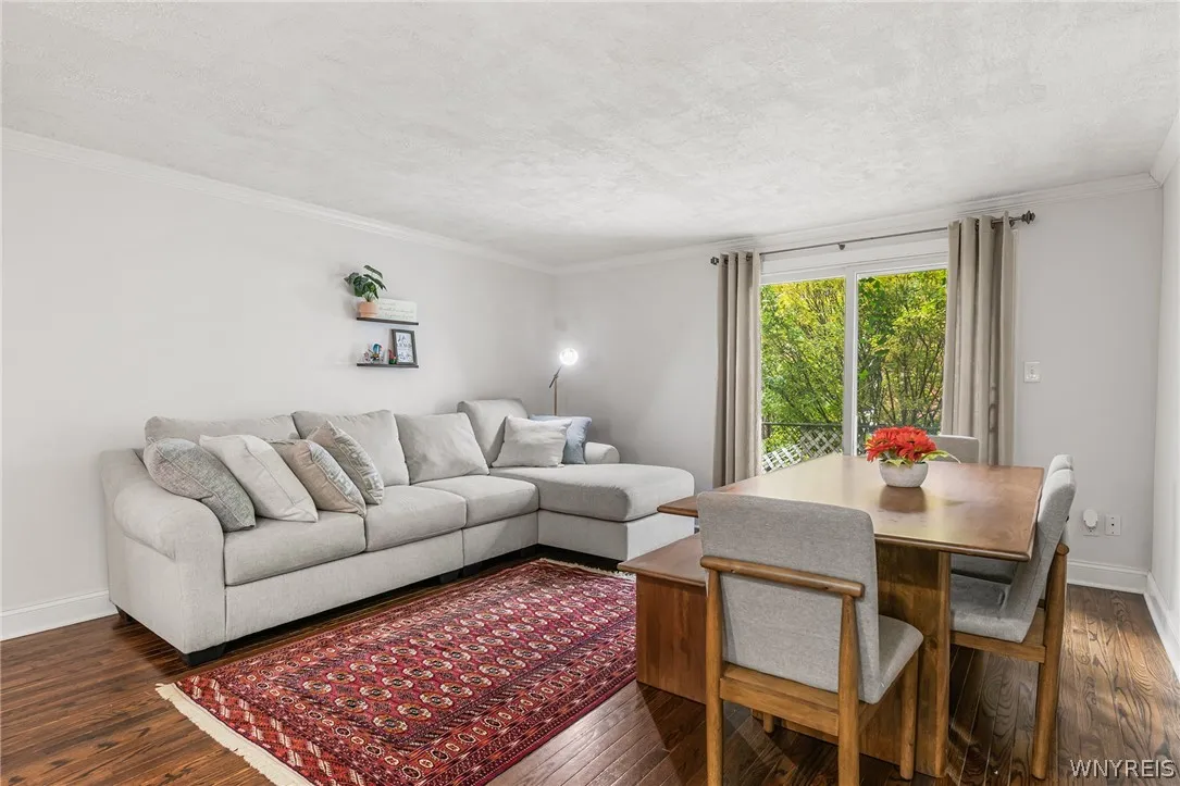 216 Summer Street 6, Buffalo, New York 14222, Buffalo, New York 14222, 2 Bedroom Bedrooms, 5 Room Rooms,1 BathroomBathrooms,Residential,For Sale,216 Summer Street 6, Buffalo, New York 14222,0,B1722808