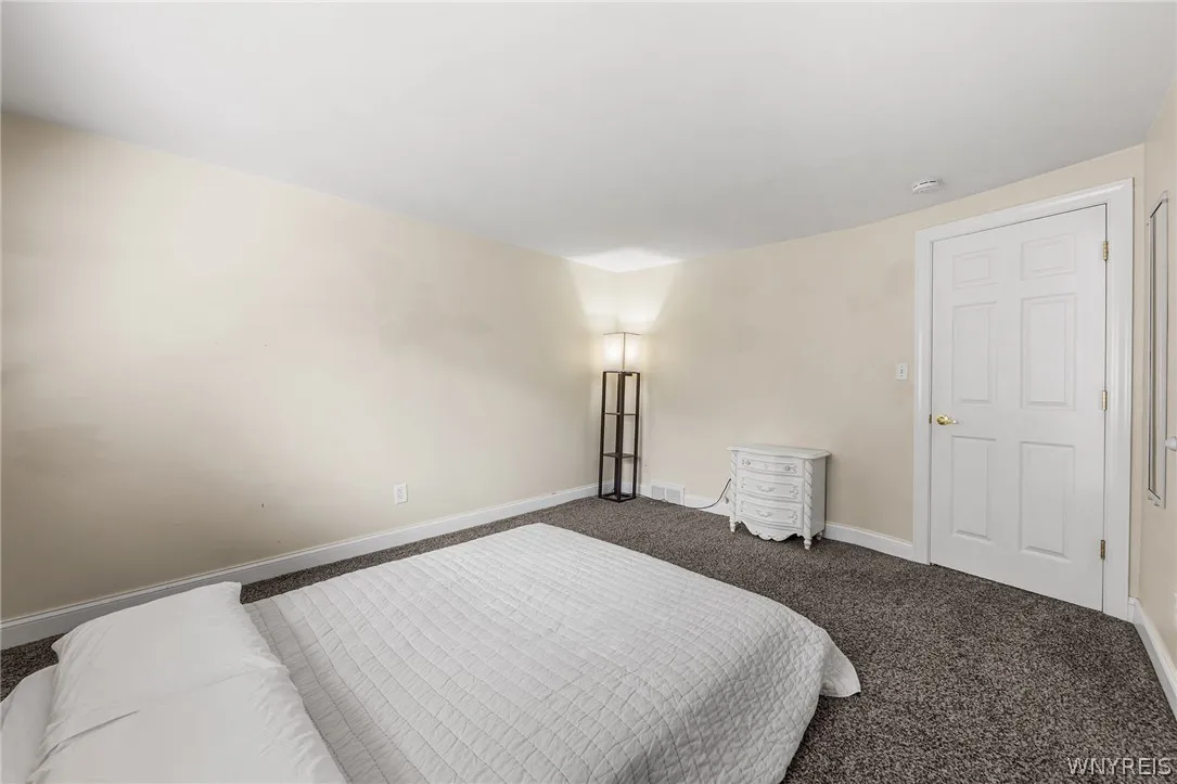 216 Summer Street 6, Buffalo, New York 14222, Buffalo, New York 14222, 2 Bedroom Bedrooms, 5 Room Rooms,1 BathroomBathrooms,Residential,For Sale,216 Summer Street 6, Buffalo, New York 14222,0,B1722808