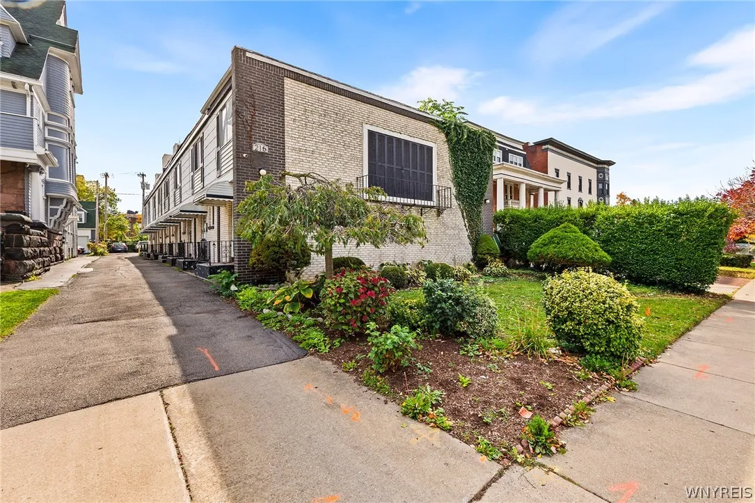 216 Summer Street 6, Buffalo, New York 14222, Buffalo, New York 14222, 2 Bedroom Bedrooms, 5 Room Rooms,1 BathroomBathrooms,Residential,For Sale,216 Summer Street 6, Buffalo, New York 14222,0,B1722808