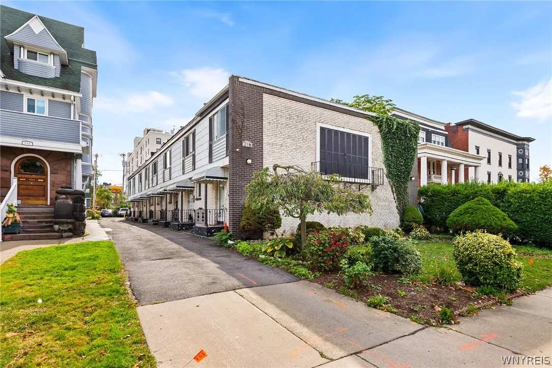 216 Summer Street 6, Buffalo, New York 14222, Buffalo, New York 14222, 2 Bedroom Bedrooms, 5 Room Rooms,1 BathroomBathrooms,Residential,For Sale,216 Summer Street 6, Buffalo, New York 14222,0,B1722808