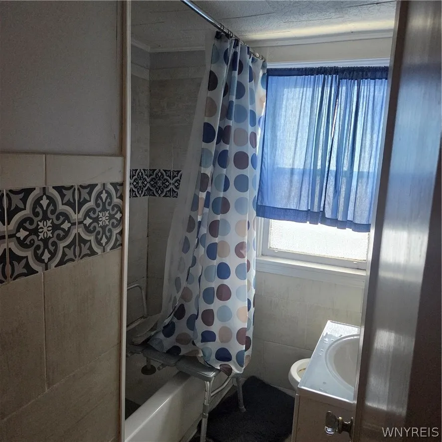 1277 Kensington Ave Avenue, Buffalo, New York 1421, Buffalo, New York 14215, 4 Bedroom Bedrooms, ,2 BathroomBathrooms,Residential,For Sale,1277 Kensington Ave Avenue, Buffalo, New York 1421,0,B1722835