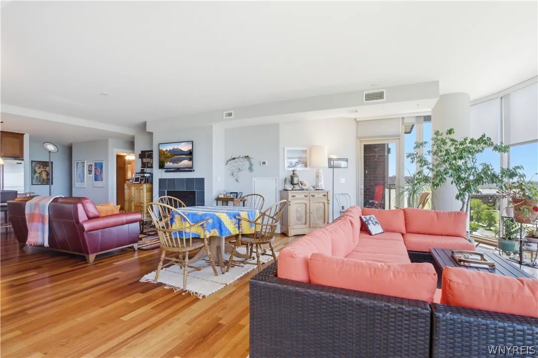 132 Lakefront Boulevard 603, Buffalo, New York 142, Buffalo, New York 14202, 2 Bedroom Bedrooms, 4 Room Rooms,2 BathroomBathrooms,Residential Lease,For Rent,132 Lakefront Boulevard 603, Buffalo, New York 142,0,B1722667
