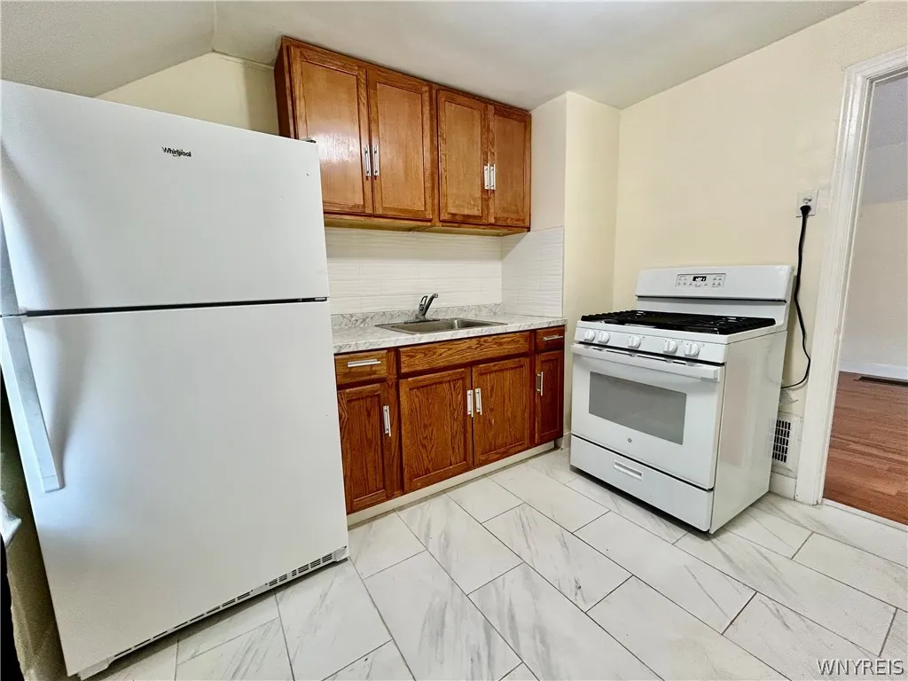 125 Wyoming Avenue, Buffalo, New York 14215, Buffalo, New York 14215, 4 Bedroom Bedrooms, ,2 BathroomBathrooms,Residential,For Sale,125 Wyoming Avenue, Buffalo, New York 14215,0,B1722698