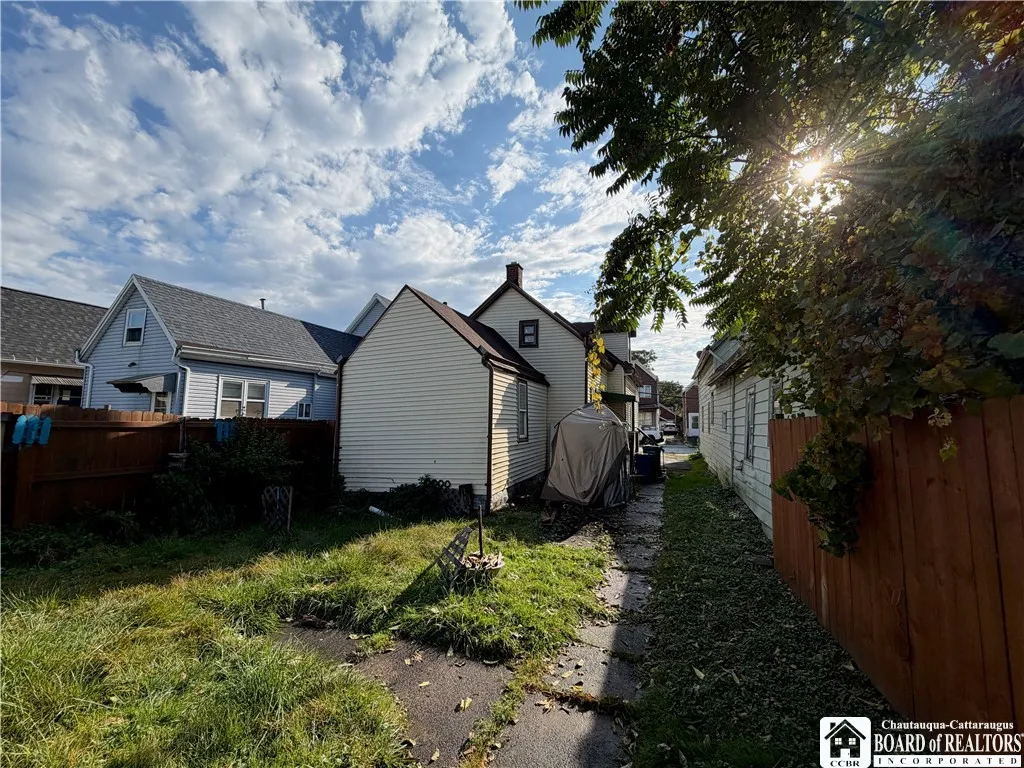 38 Lewis Street, Buffalo, New York 14206, Buffalo, New York 14206, 3 Bedroom Bedrooms, 7 Room Rooms,1 BathroomBathrooms,Residential,For Sale,38 Lewis Street, Buffalo, New York 14206,0,R1722882