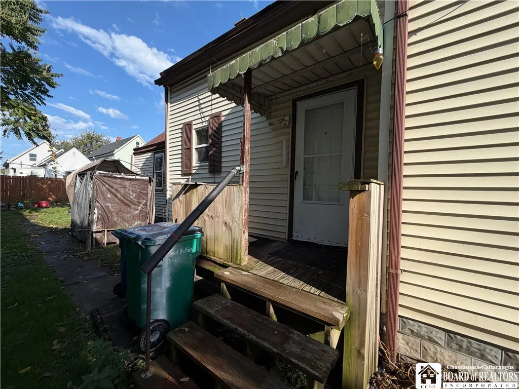 38 Lewis Street, Buffalo, New York 14206, Buffalo, New York 14206, 3 Bedroom Bedrooms, 7 Room Rooms,1 BathroomBathrooms,Residential,For Sale,38 Lewis Street, Buffalo, New York 14206,0,R1722882