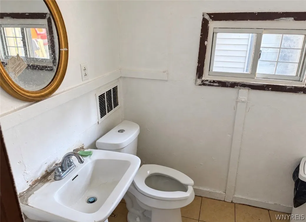 1044 Grant Street, Buffalo, New York 14207, Buffalo, New York 14207, 3 Bedroom Bedrooms, ,2 BathroomBathrooms,Residential,For Sale,1044 Grant Street, Buffalo, New York 14207,0,B1722990