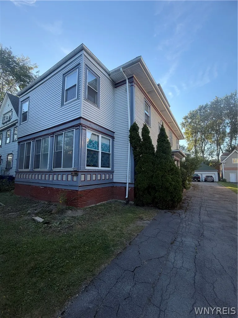2776 Main Street 3, Buffalo, New York 14214, Buffalo, New York 14214, 3 Bedroom Bedrooms, 7 Room Rooms,1 BathroomBathrooms,Residential Lease,For Rent,2776 Main Street 3, Buffalo, New York 14214,0,B1723028