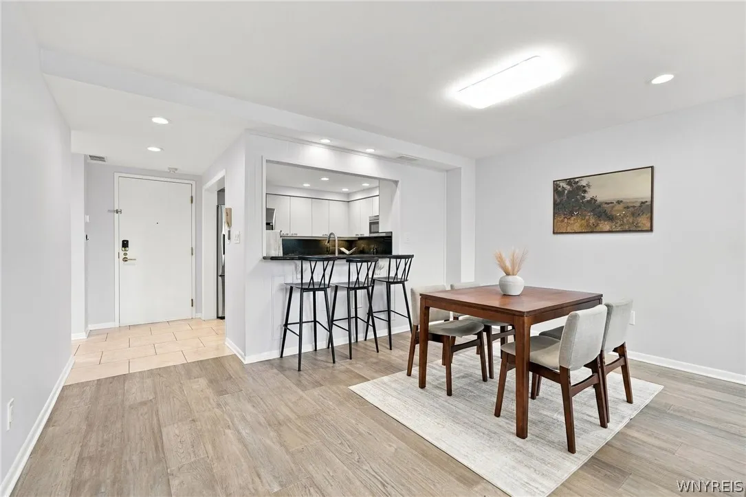 40 Waterfront Circle 305, Buffalo, New York 14202, Buffalo, New York 14202, 1 Bedroom Bedrooms, 4 Room Rooms,1 BathroomBathrooms,Residential,For Sale,40 Waterfront Circle 305, Buffalo, New York 14202,0,B1722795