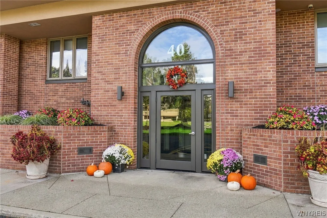 40 Waterfront Circle 305, Buffalo, New York 14202, Buffalo, New York 14202, 1 Bedroom Bedrooms, 4 Room Rooms,1 BathroomBathrooms,Residential,For Sale,40 Waterfront Circle 305, Buffalo, New York 14202,0,B1722795