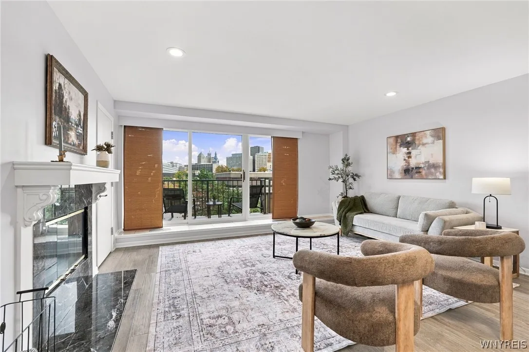 40 Waterfront Circle 305, Buffalo, New York 14202, Buffalo, New York 14202, 1 Bedroom Bedrooms, 4 Room Rooms,1 BathroomBathrooms,Residential,For Sale,40 Waterfront Circle 305, Buffalo, New York 14202,0,B1722795