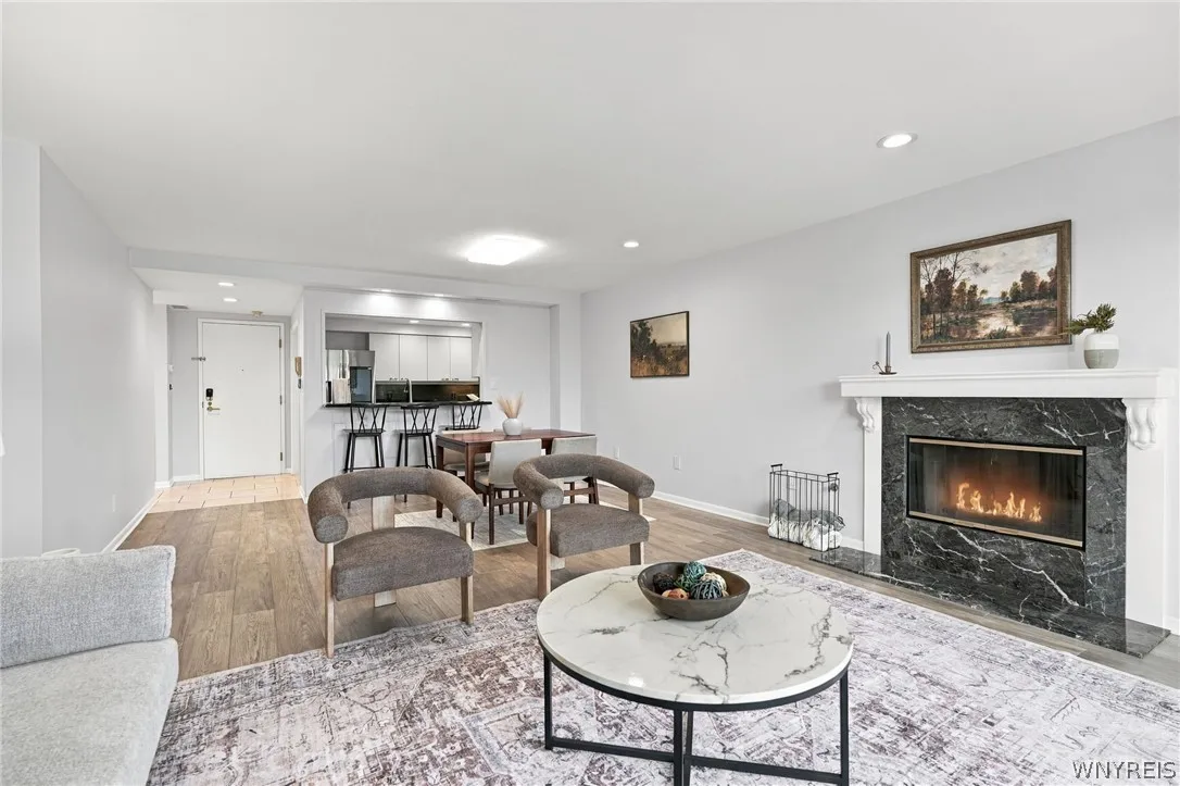 40 Waterfront Circle 305, Buffalo, New York 14202, Buffalo, New York 14202, 1 Bedroom Bedrooms, 4 Room Rooms,1 BathroomBathrooms,Residential,For Sale,40 Waterfront Circle 305, Buffalo, New York 14202,0,B1722795