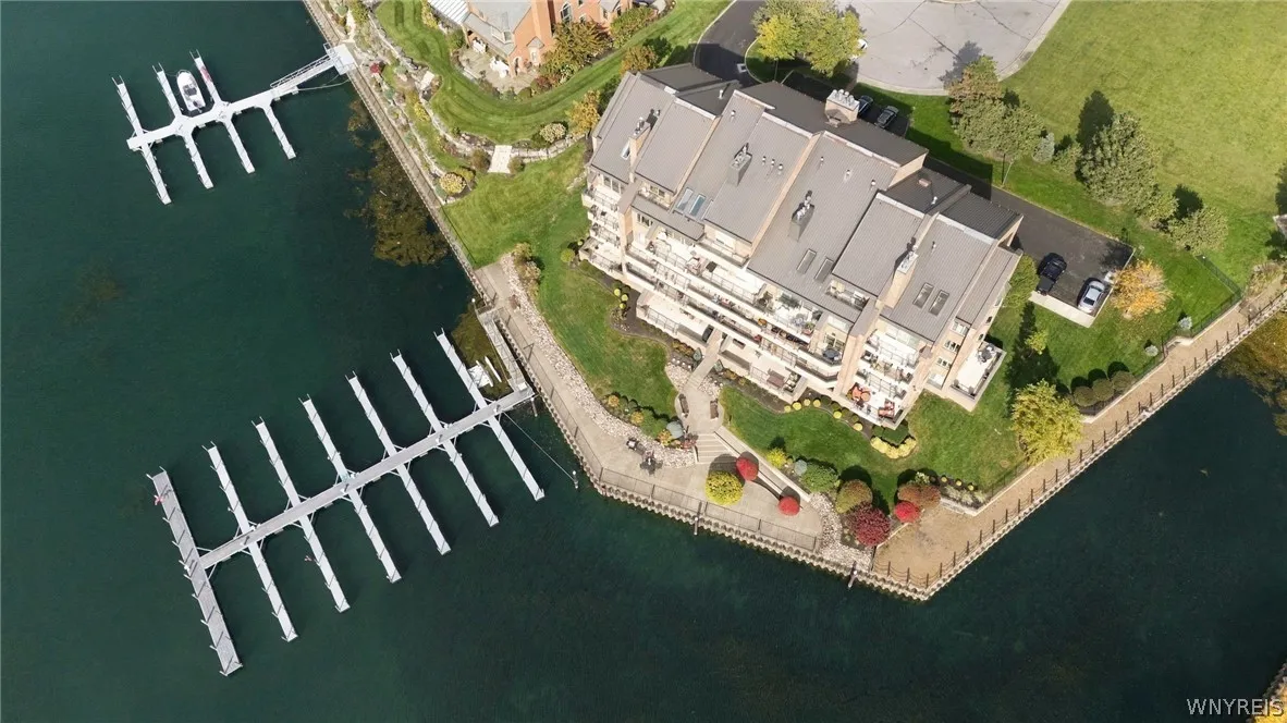 40 Waterfront Circle 305, Buffalo, New York 14202, Buffalo, New York 14202, 1 Bedroom Bedrooms, 4 Room Rooms,1 BathroomBathrooms,Residential,For Sale,40 Waterfront Circle 305, Buffalo, New York 14202,0,B1722795