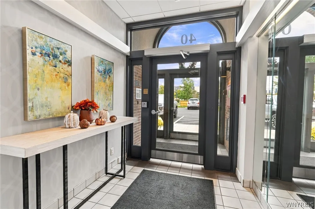 40 Waterfront Circle 305, Buffalo, New York 14202, Buffalo, New York 14202, 1 Bedroom Bedrooms, 4 Room Rooms,1 BathroomBathrooms,Residential,For Sale,40 Waterfront Circle 305, Buffalo, New York 14202,0,B1722795
