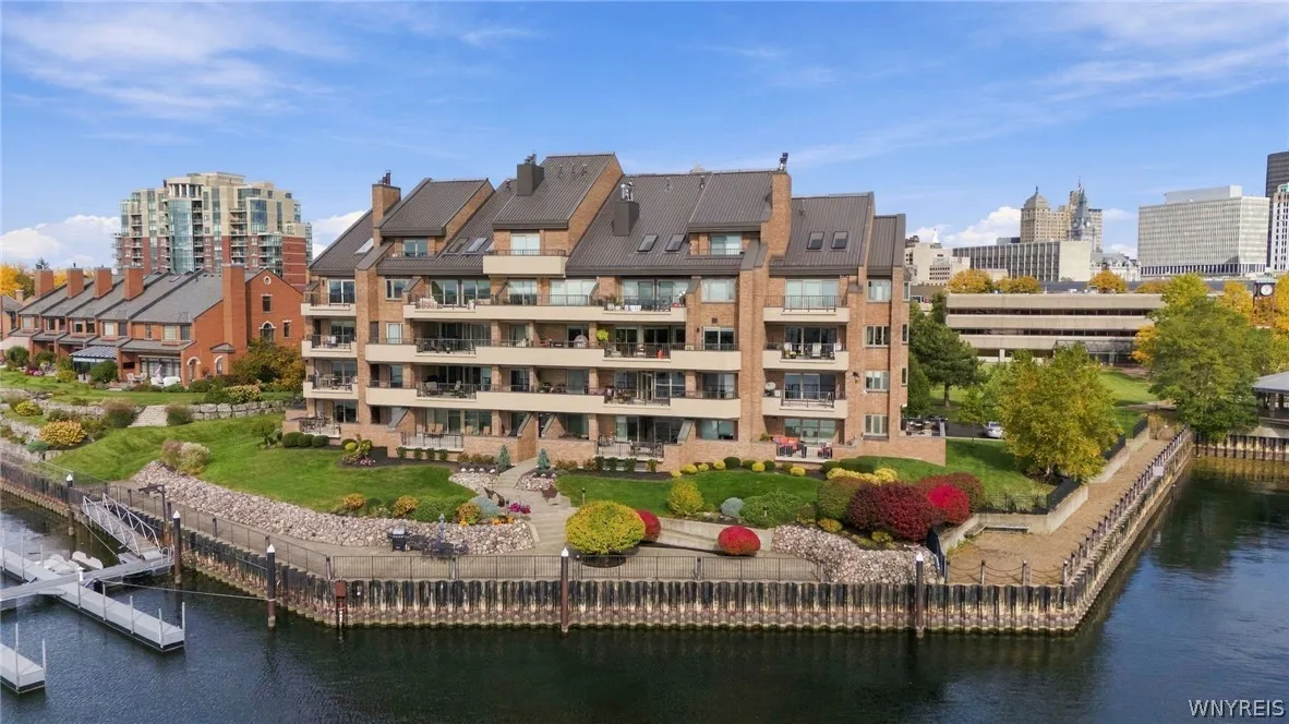 40 Waterfront Circle 305, Buffalo, New York 14202, Buffalo, New York 14202, 1 Bedroom Bedrooms, 4 Room Rooms,1 BathroomBathrooms,Residential,For Sale,40 Waterfront Circle 305, Buffalo, New York 14202,0,B1722795
