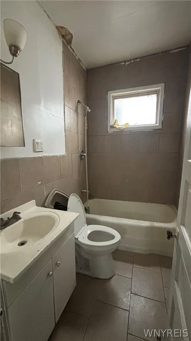115 Goembel Avenue, Buffalo, New York 14211, Buffalo, New York 14211, 4 Bedroom Bedrooms, ,2 BathroomBathrooms,Residential,For Sale,115 Goembel Avenue, Buffalo, New York 14211,0,B1722980