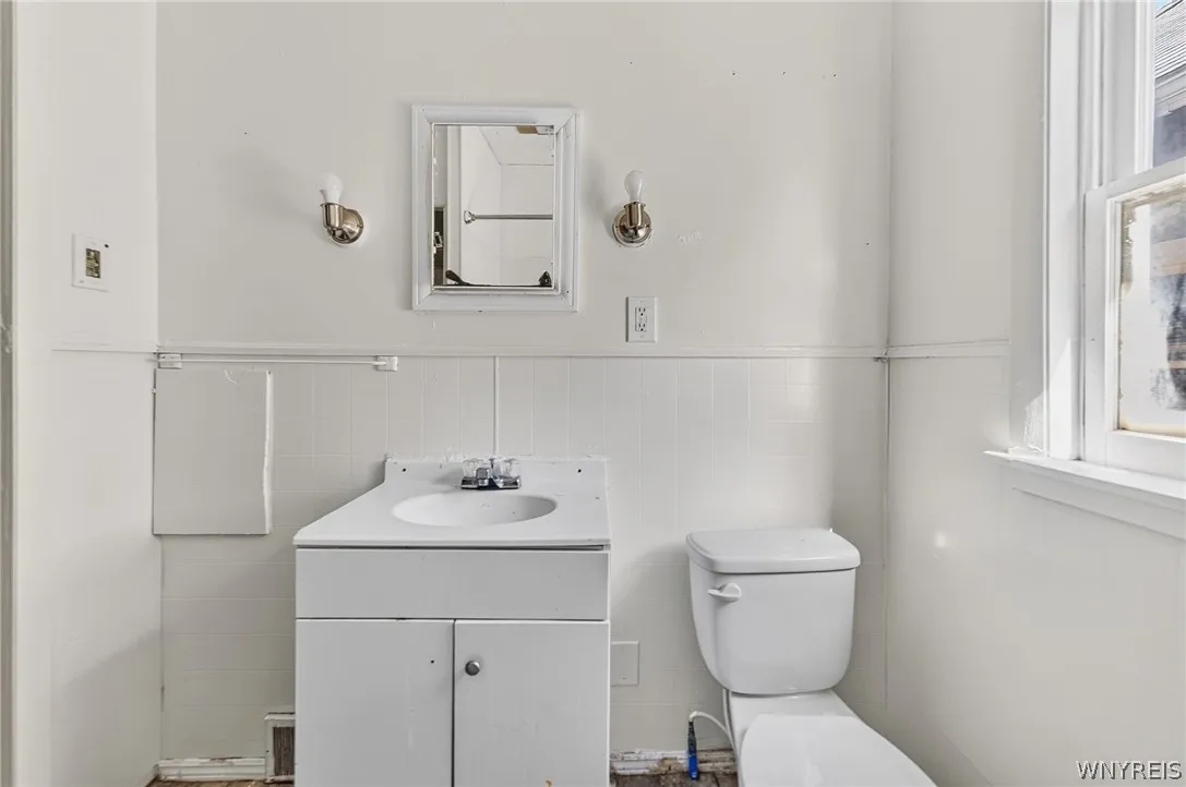 51 Burlington Avenue, Buffalo, New York 14215, Buffalo, New York 14215, 3 Bedroom Bedrooms, 5 Room Rooms,1 BathroomBathrooms,Residential,For Sale,51 Burlington Avenue, Buffalo, New York 14215,0,B1722053