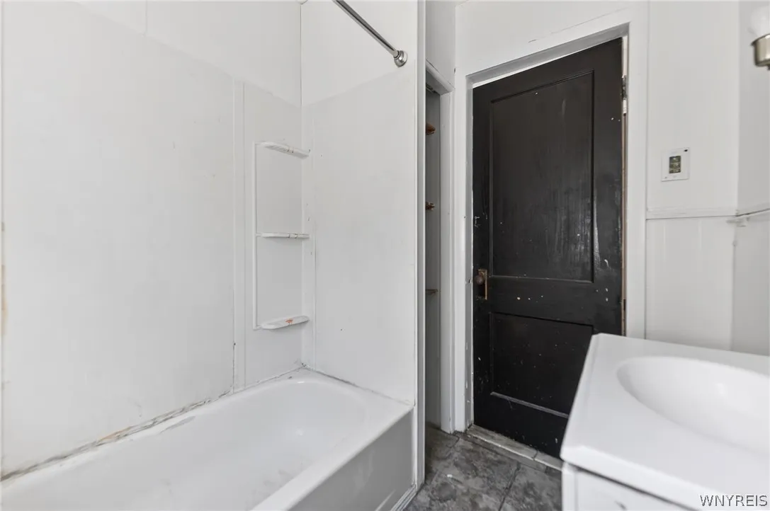 51 Burlington Avenue, Buffalo, New York 14215, Buffalo, New York 14215, 3 Bedroom Bedrooms, 5 Room Rooms,1 BathroomBathrooms,Residential,For Sale,51 Burlington Avenue, Buffalo, New York 14215,0,B1722053