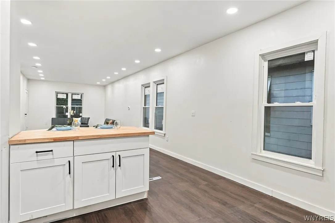 361 Marilla Street, Buffalo, New York 14220, Buffalo, New York 14220, 5 Bedroom Bedrooms, ,2 BathroomBathrooms,Residential,For Sale,361 Marilla Street, Buffalo, New York 14220,0,B1723048