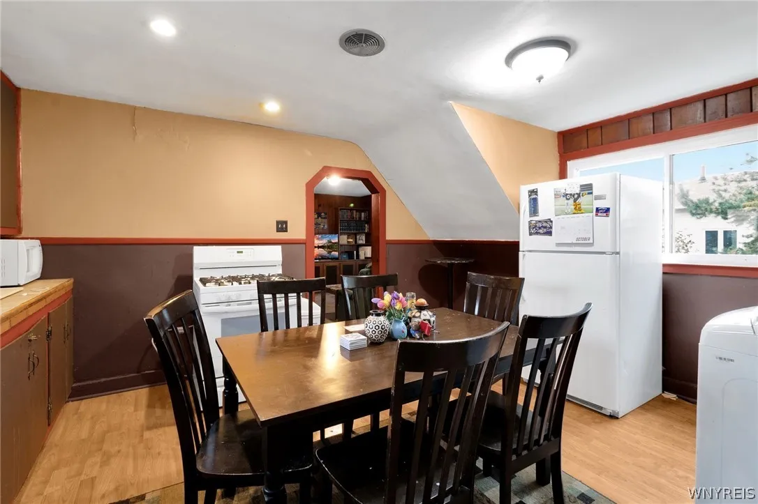 22 Gilbert Avenue, Hamburg, New York 14219, Hamburg, New York 14219, 5 Bedroom Bedrooms, ,2 BathroomBathrooms,Residential,For Sale,22 Gilbert Avenue, Hamburg, New York 14219,0,B1722476