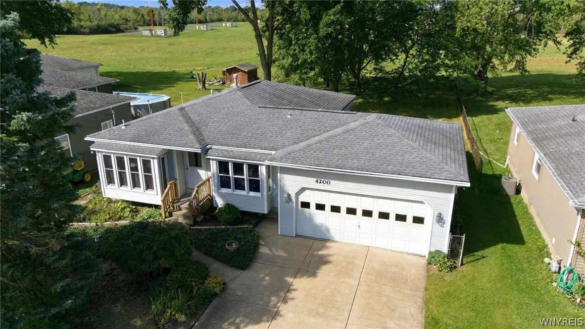 4200 Robin Lane, Hamburg, New York 14075, Hamburg, New York 14075, 4 Bedroom Bedrooms, 6 Room Rooms,1 BathroomBathrooms,Residential,For Sale,4200 Robin Lane, Hamburg, New York 14075,0,B1723097