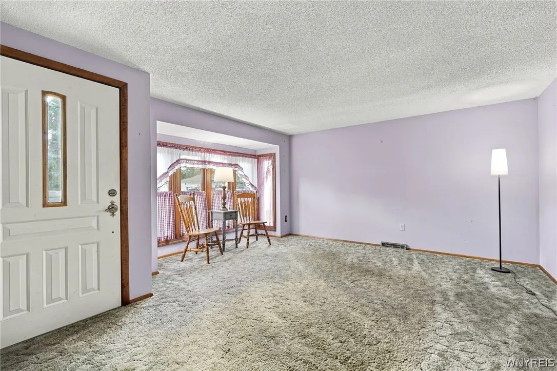 4200 Robin Lane, Hamburg, New York 14075, Hamburg, New York 14075, 4 Bedroom Bedrooms, 6 Room Rooms,1 BathroomBathrooms,Residential,For Sale,4200 Robin Lane, Hamburg, New York 14075,0,B1723097