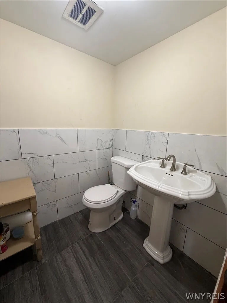 150 Carmen Road, Amherst, New York 14226, Amherst, New York 14226, 3 Bedroom Bedrooms, 5 Room Rooms,1 BathroomBathrooms,Residential,For Sale,150 Carmen Road, Amherst, New York 14226,0,B1723002