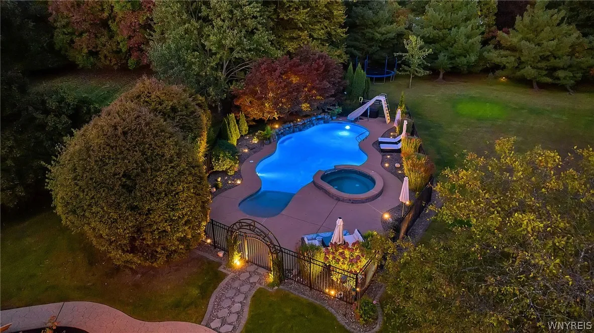 25 Braunview, Orchard Park, New York 14127, Orchard Park, New York 14127, 4 Bedroom Bedrooms, 10 Room Rooms,2 BathroomBathrooms,Residential,For Sale,25 Braunview, Orchard Park, New York 14127,0,B1723301