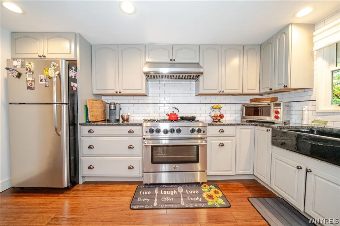 2645 Pleasant Avenue, Hamburg, New York 14085, Hamburg, New York 14085, 3 Bedroom Bedrooms, 8 Room Rooms,2 BathroomBathrooms,Residential,For Sale,2645 Pleasant Avenue, Hamburg, New York 14085,0,B1720490