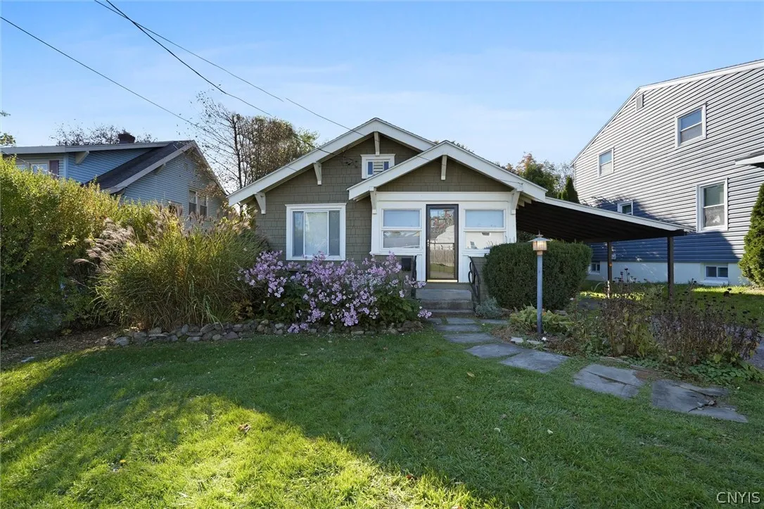 108 Cotton Street, Camillus, New York 13219, Camillus, New York 13219, 2 Bedroom Bedrooms, 6 Room Rooms,1 BathroomBathrooms,Residential,For Sale,108 Cotton Street, Camillus, New York 13219,0,S1723240