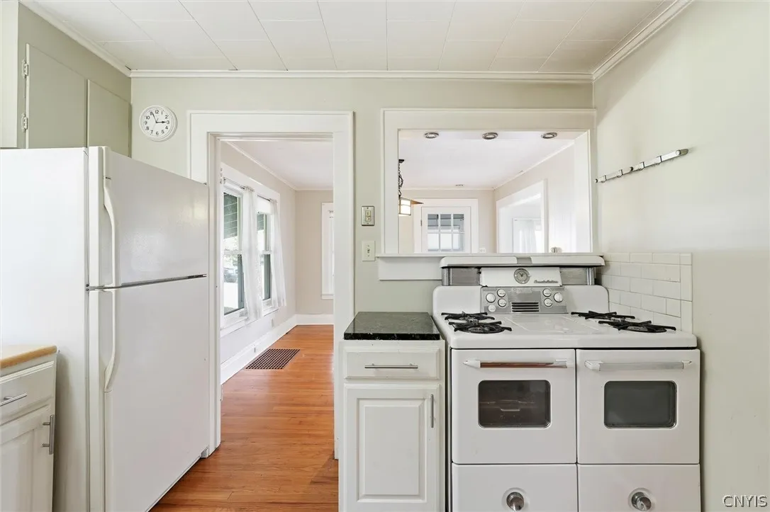 108 Cotton Street, Camillus, New York 13219, Camillus, New York 13219, 2 Bedroom Bedrooms, 6 Room Rooms,1 BathroomBathrooms,Residential,For Sale,108 Cotton Street, Camillus, New York 13219,0,S1723240