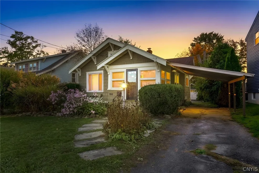 108 Cotton Street, Camillus, New York 13219, Camillus, New York 13219, 2 Bedroom Bedrooms, 6 Room Rooms,1 BathroomBathrooms,Residential,For Sale,108 Cotton Street, Camillus, New York 13219,0,S1723240