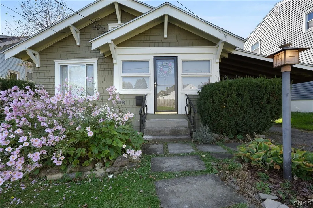 108 Cotton Street, Camillus, New York 13219, Camillus, New York 13219, 2 Bedroom Bedrooms, 6 Room Rooms,1 BathroomBathrooms,Residential,For Sale,108 Cotton Street, Camillus, New York 13219,0,S1723240