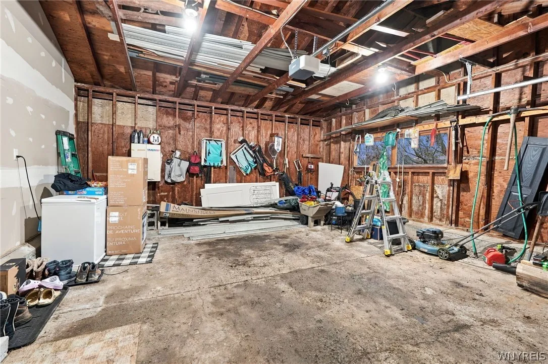 5130 Old Goodrich Road, Clarence, New York 14031, Clarence, New York 14031, 3 Bedroom Bedrooms, 8 Room Rooms,1 BathroomBathrooms,Residential,For Sale,5130 Old Goodrich Road, Clarence, New York 14031,0,B1723629