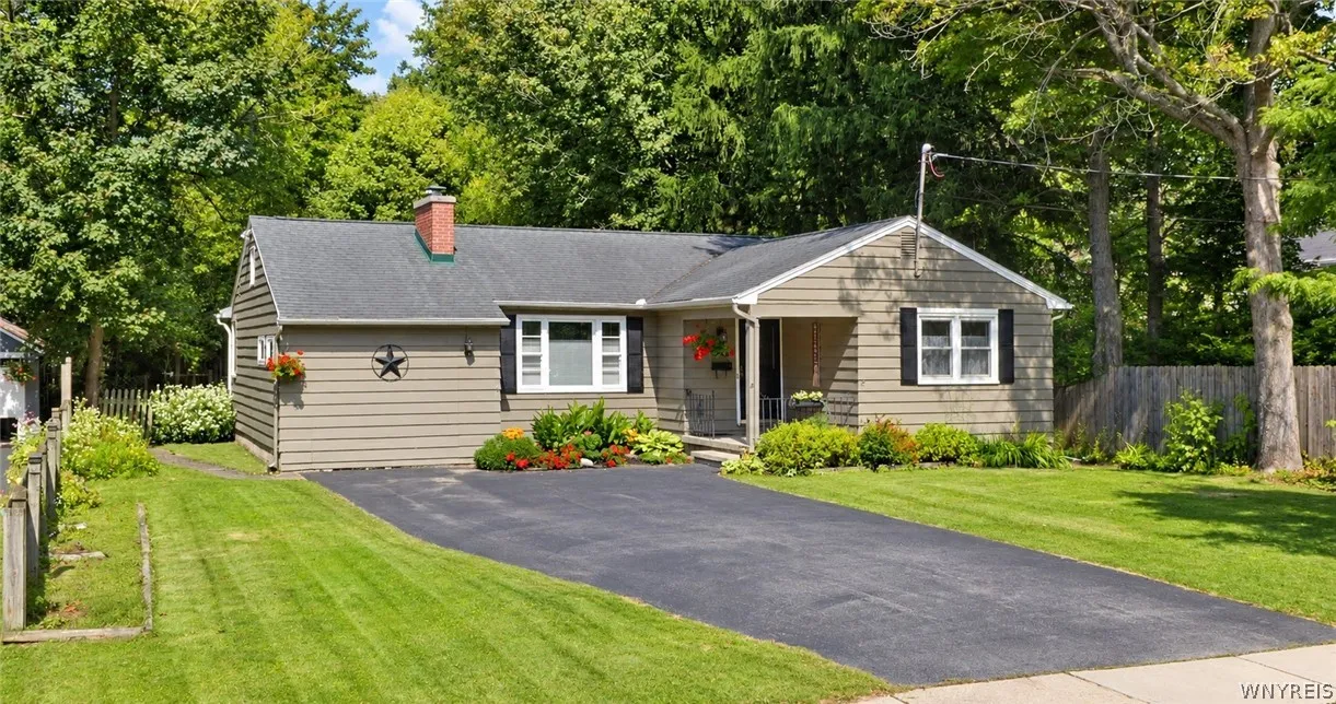 346 Parkdale Avenue, Aurora, New York 14052, Aurora, New York 14052, 2 Bedroom Bedrooms, 7 Room Rooms,2 BathroomBathrooms,Residential Lease,For Rent,346 Parkdale Avenue, Aurora, New York 14052,0,B1723821