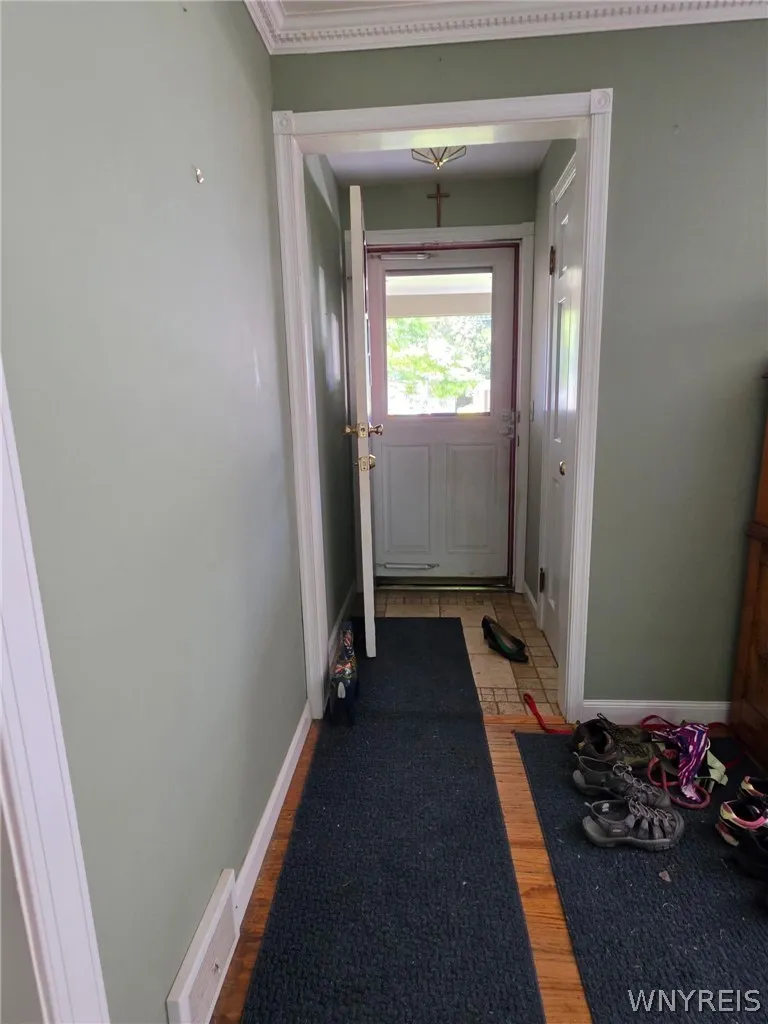 346 Parkdale Avenue, Aurora, New York 14052, Aurora, New York 14052, 2 Bedroom Bedrooms, 7 Room Rooms,2 BathroomBathrooms,Residential Lease,For Rent,346 Parkdale Avenue, Aurora, New York 14052,0,B1723821